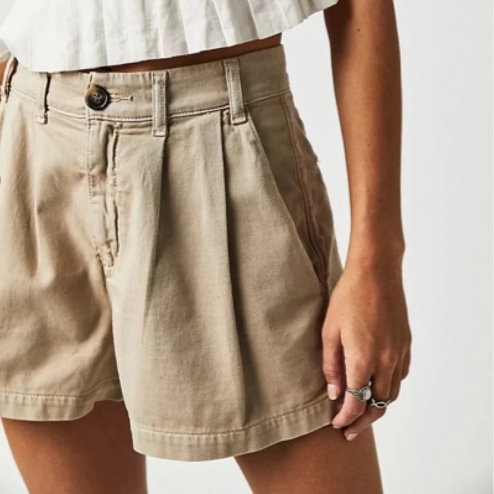 Free People Billie Chino High Waist Shorts Almond Milk Khaki Multi Sizes NWT - Picture 3 of 12